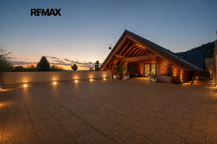 Prodej vily, Králův Dvůr, Pod Lesem, 296 m2