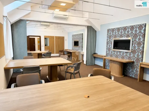 Pronájem kanceláře, Karlovy Vary - Dvory, Chebská, 80 m2
