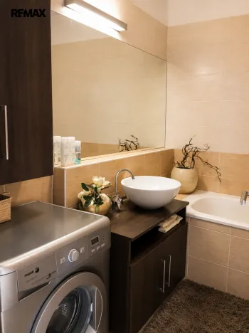 Pronájem bytu 2+kk, Hradec Králové - Nový Hradec Králové, Rybova, 62 m2