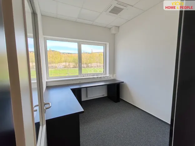 Pronájem skladu, Ostrov - Dolní Žďár, 4400 m2