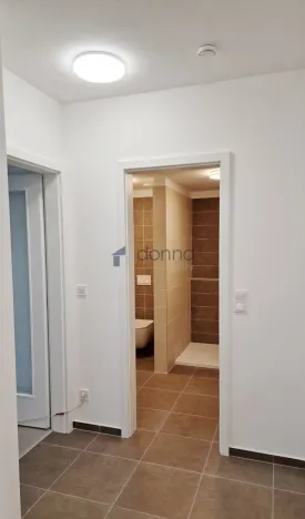 Pronájem bytu 2+kk, Praha, Formanská, 44 m2