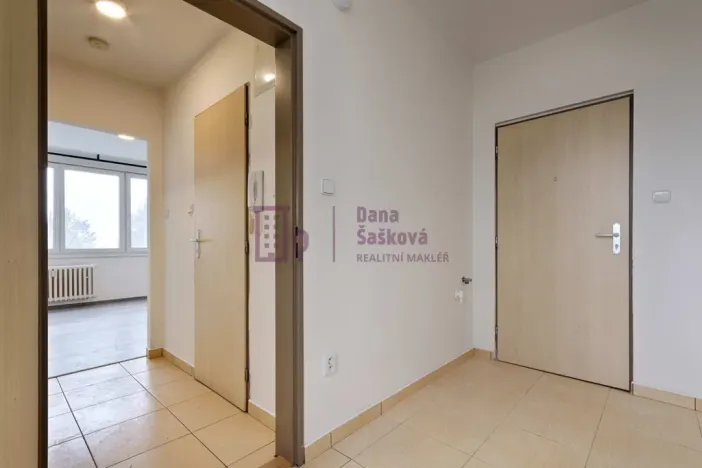 Pronájem bytu 1+kk, Jindřichův Hradec - Jindřichův Hradec III, sídliště Vajgar, 25 m2