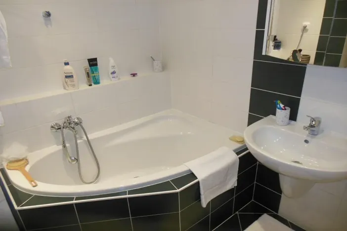 Pronájem bytu 2+kk, Praha - Záběhlice, Velenovského, 58 m2