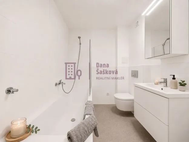 Pronájem bytu 2+kk, Jindřichův Hradec - Jindřichův Hradec III, Na Piketě, 48 m2