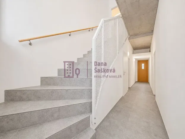 Pronájem bytu 2+kk, Jindřichův Hradec - Jindřichův Hradec III, Na Piketě, 48 m2