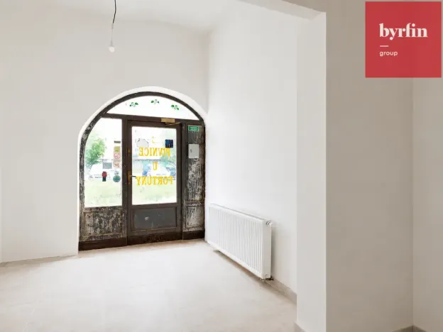 Pronájem obchodního prostoru, Krnov, nám. Minoritů, 84 m2