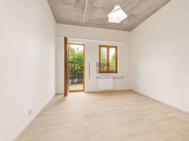 Pronájem bytu 2+kk, Jindřichův Hradec - Jindřichův Hradec III, Na Piketě, 34 m2