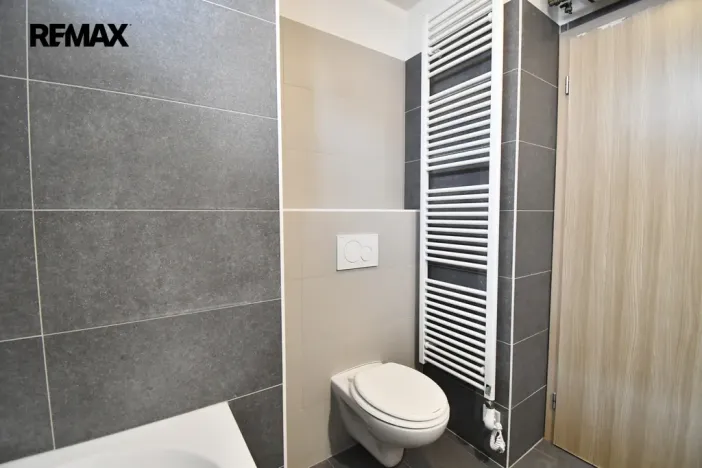 Pronájem bytu 1+kk, Hradec Králové - Nový Hradec Králové, Slunečná, 32 m2