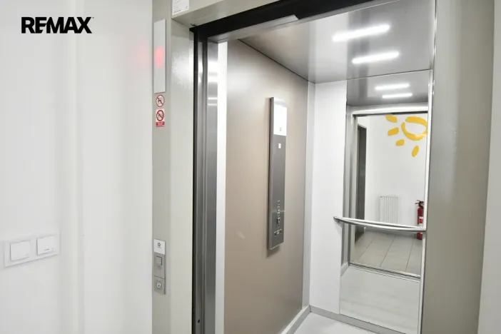 Pronájem bytu 1+kk, Hradec Králové - Nový Hradec Králové, Slunečná, 32 m2