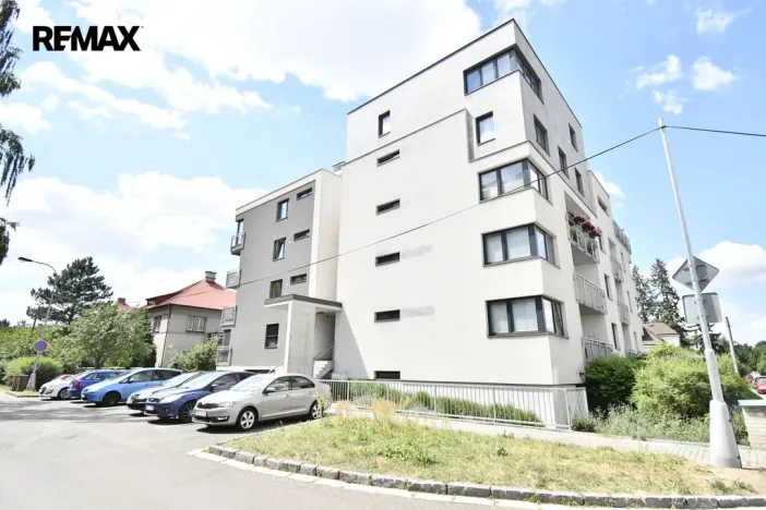 Pronájem bytu 1+kk, Hradec Králové - Nový Hradec Králové, Slunečná, 32 m2