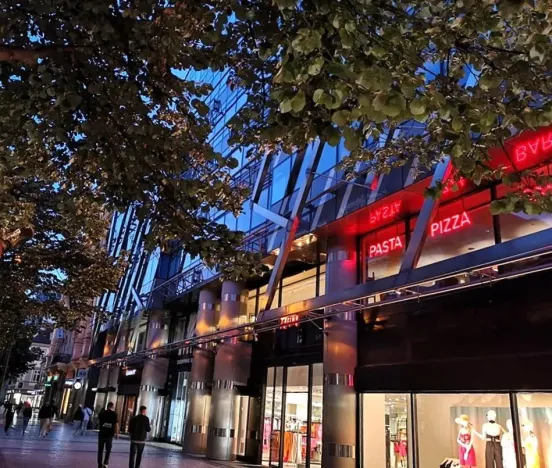 Pronájem obchodního prostoru, Praha - Staré Město, 57 m2