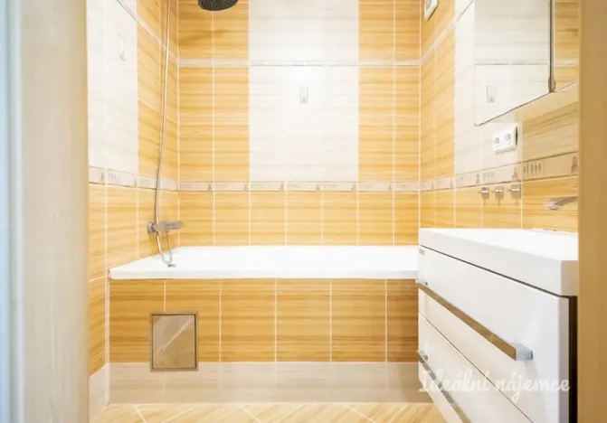 Pronájem bytu 3+1, Praha - Modřany, Levského, 75 m2