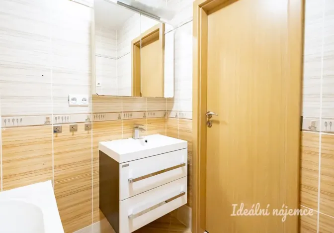 Pronájem bytu 3+1, Praha - Modřany, Levského, 75 m2