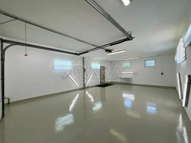 Pronájem obchodního prostoru, Ústí nad Labem - Krásné Březno, Podmokelská, 75 m2