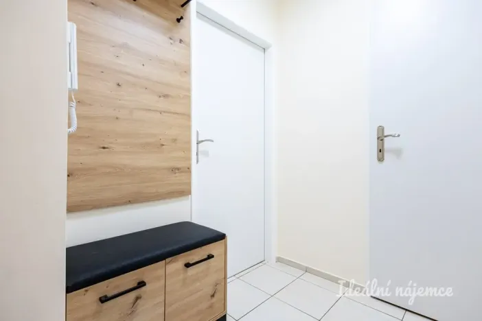 Pronájem bytu 1+1, Praha, Křivoklátská, 33 m2