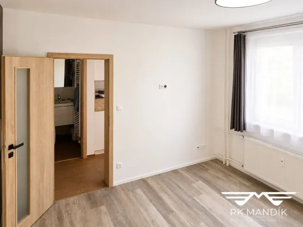 Pronájem bytu 3+1, Praha - Malešice, Tuchorazská, 72 m2