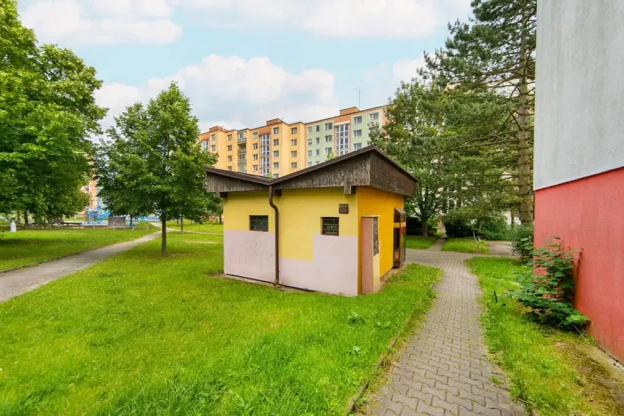 Pronájem obchodního prostoru, Plzeň - Bolevec, Kaznějovská, 30 m2
