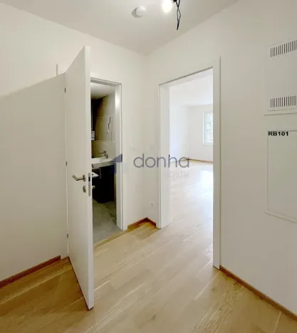 Pronájem bytu 1+kk, Praha, Na Viktorce, 39 m2