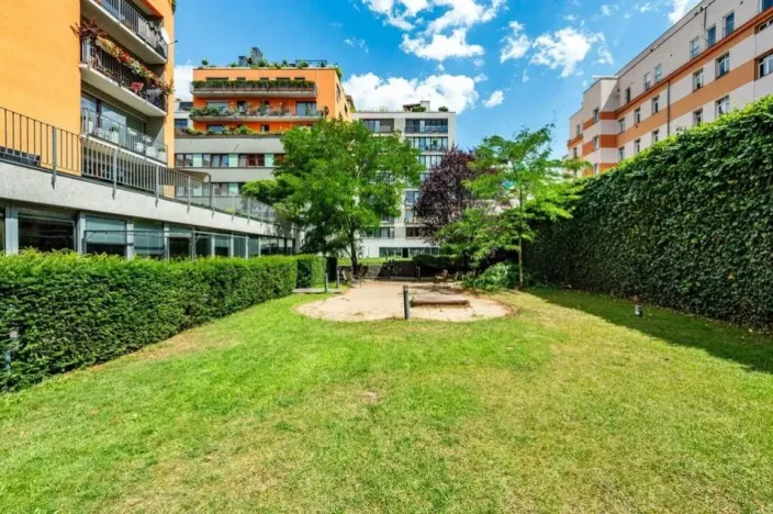 Pronájem bytu 2+kk, Praha - Holešovice, Na Maninách, 55 m2