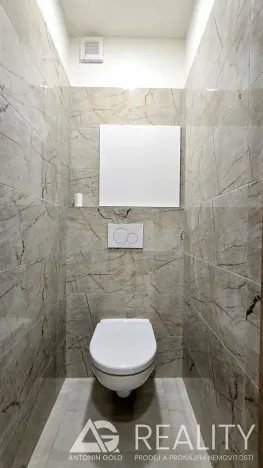 Pronájem bytu 2+1, Praha - Malešice, Chotutická, 54 m2