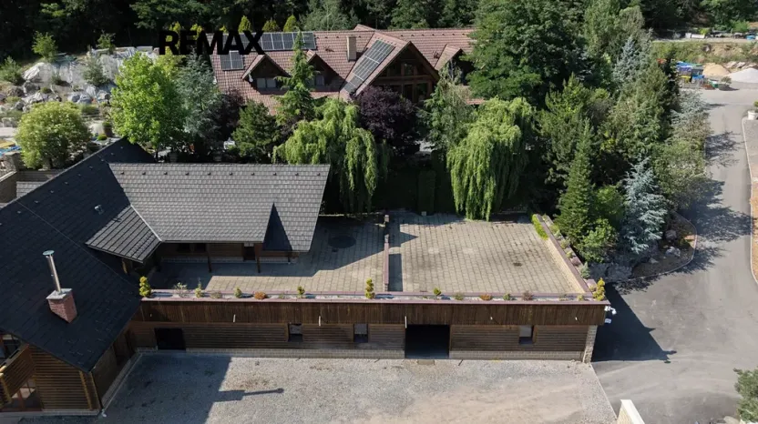 Prodej vily, Králův Dvůr, Pod Lesem, 708 m2