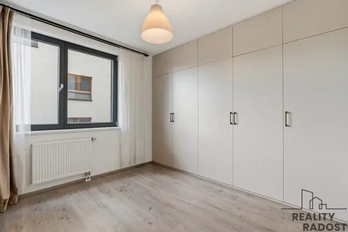 Pronájem bytu 2+kk, Praha - Modřany, Komořanská, 63 m2