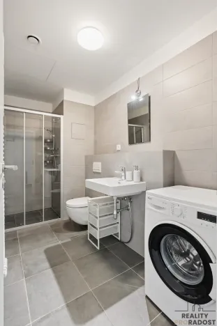 Pronájem bytu 2+kk, Praha - Modřany, Komořanská, 63 m2