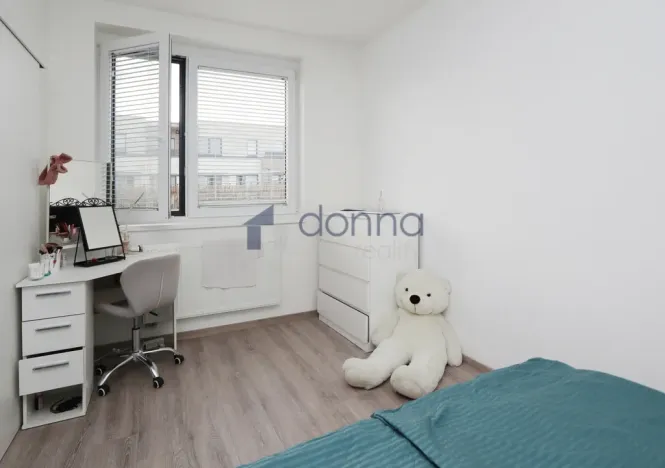 Pronájem bytu 2+kk, Praha, Makedonská, 49 m2