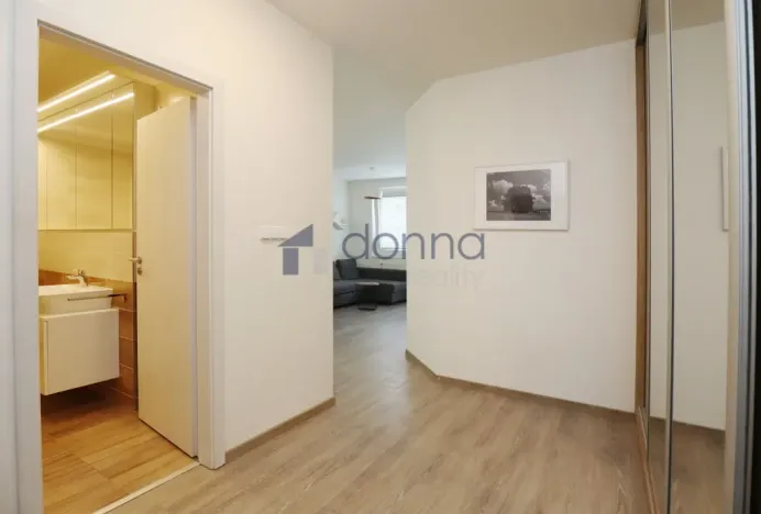 Pronájem bytu 2+kk, Praha, Makedonská, 49 m2