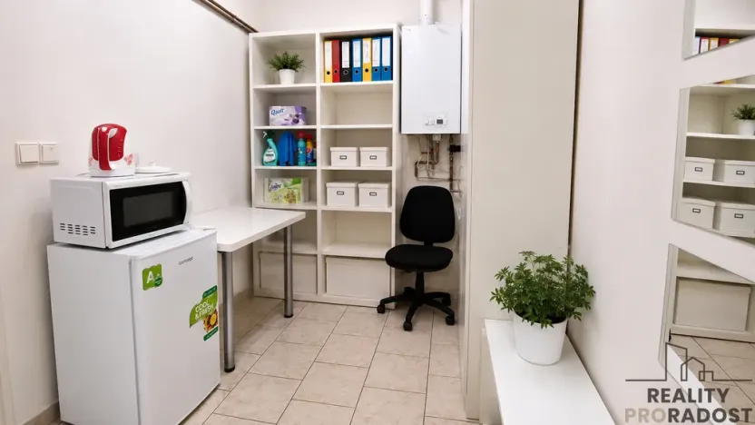 Pronájem obchodního prostoru, Hodonín, Dvořákova, 77 m2