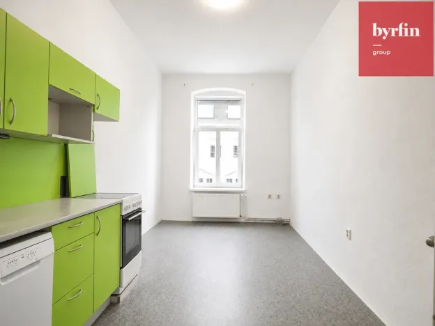 Pronájem bytu 2+1, Krnov, nám. Minoritů, 62 m2