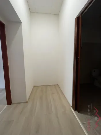 Pronájem bytu 1+kk, Chomutov, Blatenská, 28 m2