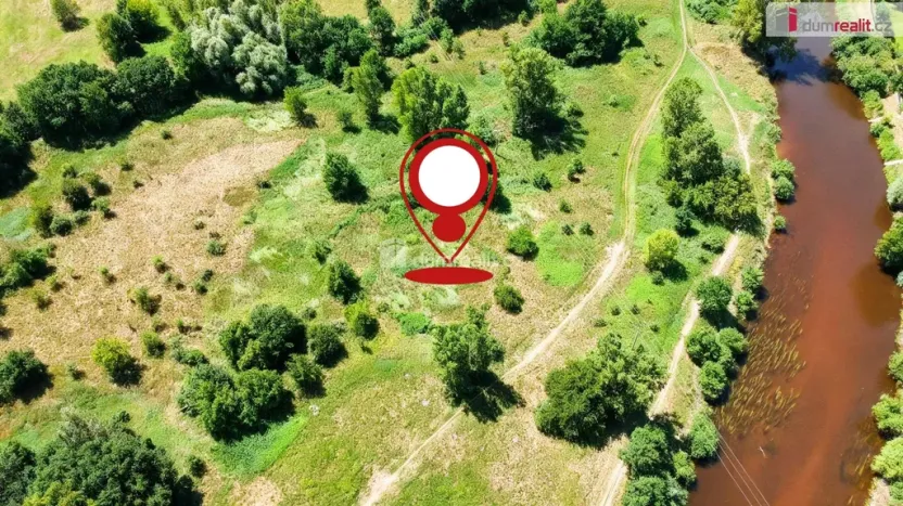 Prodej pole, Káraný, 3498 m2