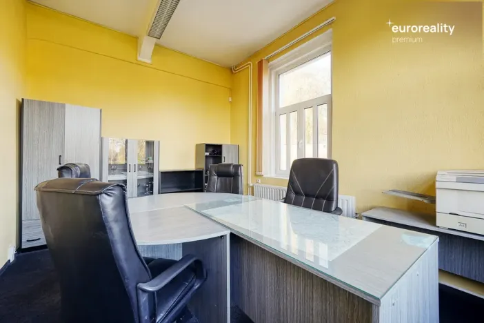 Prodej výrobních prostor, Plesná, Dlouhá, 2031 m2