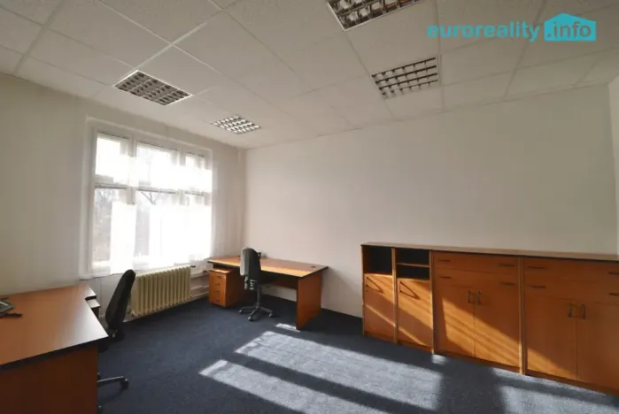 Pronájem kanceláře, Mariánské Lázně, třída Vítězství, 15 m2