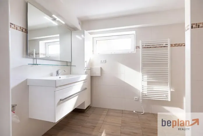 Prodej rodinného domu, Drnholec, Tyršova, 300 m2