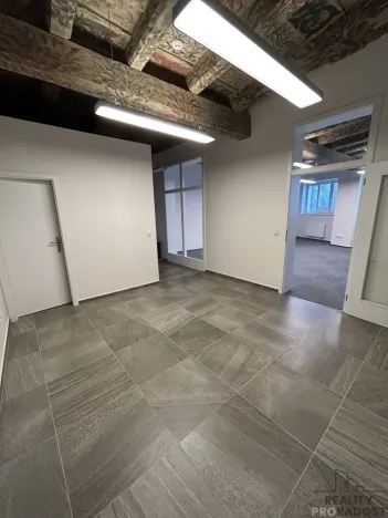 Pronájem kanceláře, Olomouc, Dolní náměstí, 104 m2