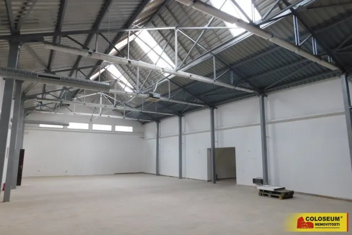 Pronájem obchodního prostoru, Znojmo, Pražská, 660 m2