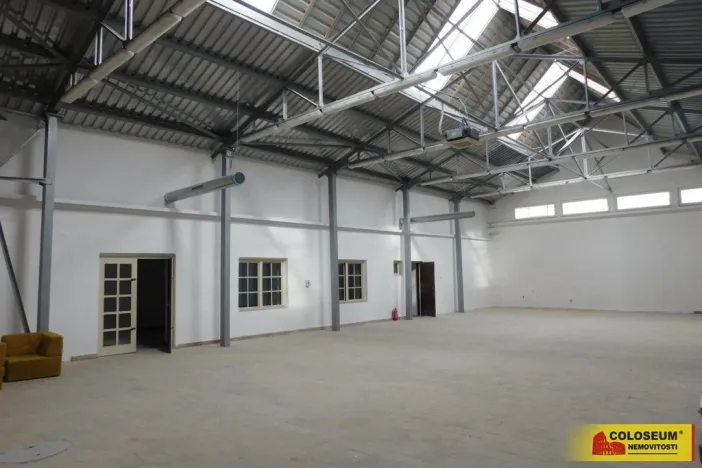 Pronájem obchodního prostoru, Znojmo, Pražská, 660 m2