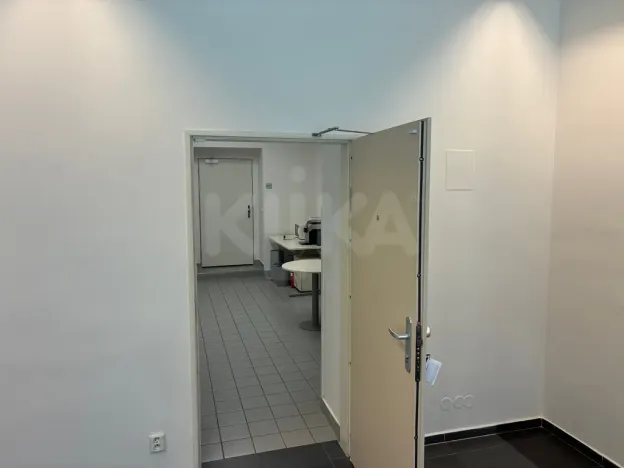 Pronájem obchodního prostoru, Plzeň - Jižní Předměstí, Klatovská třída, 82 m2