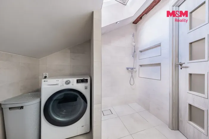 Prodej bytu 3+kk, Rožďalovice, Náměstí, 68 m2