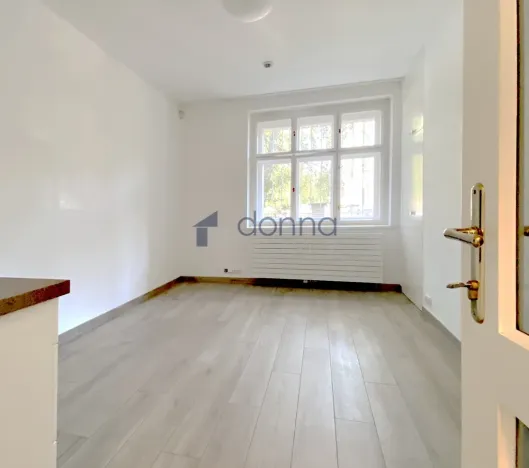 Pronájem bytu 2+kk, Praha, Velvarská, 38 m2