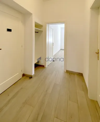 Pronájem bytu 2+kk, Praha, Velvarská, 38 m2