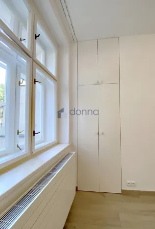 Pronájem bytu 2+kk, Praha, Velvarská, 38 m2
