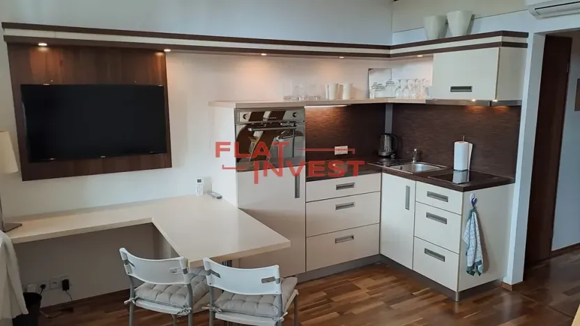 Pronájem bytu 1+kk, Praha - Staré Město, Rybná, 25 m2