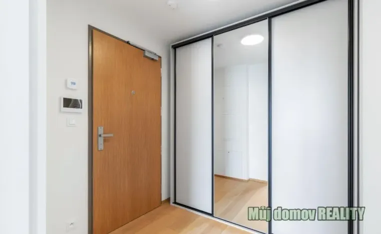 Pronájem bytu 1+kk, Praha - Hrdlořezy, V třešňovce, 40 m2