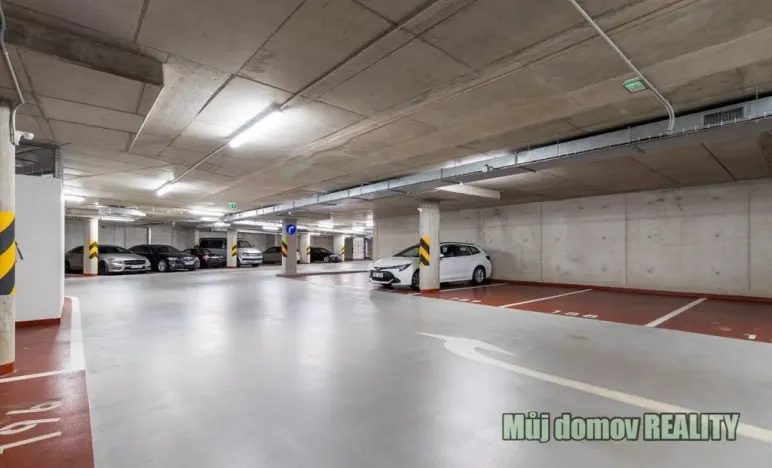 Pronájem bytu 1+kk, Praha - Hrdlořezy, V třešňovce, 40 m2