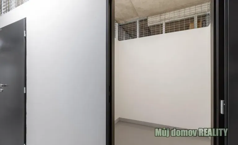 Pronájem bytu 1+kk, Praha - Hrdlořezy, V třešňovce, 40 m2
