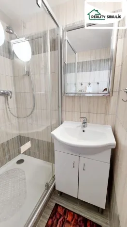 Pronájem bytu 3+1, Cheb, Valdštejnova, 70 m2