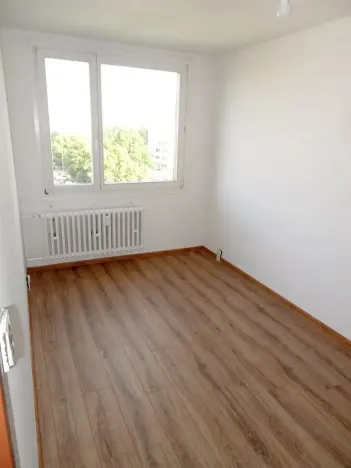 Pronájem bytu 3+1, Praha - Prosek, Zárybská, 67 m2